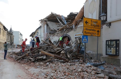 El terremoto se produjo cuando Croacia está fuertemente afectada por la segunda oleada de la pandemia del coronavirus.