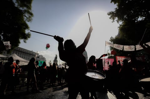 Argentina espera ante la reñida votación por legalizar el aborto