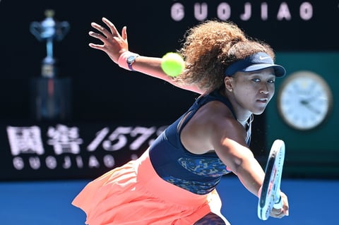 La japonesa desveló también en su entrevista a pie de pista que este miércoles fue la primera vez en cinco días que cenó comida griega y que posteriormente el tenista heleno Stefanos Tsitsipas (5) se impuso al español Rafael Nadal (2) en cuartos de final, por lo que podría haber sido una señal.