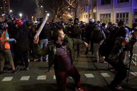 Mantienen protestas por encarcelamiento de Pablo Hasel