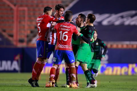 Nicolás Ibañez le dio la victoria al Atlético