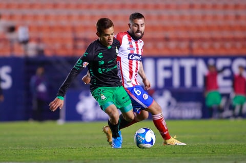 Nicolás Ibañez le dio la victoria al Atlético