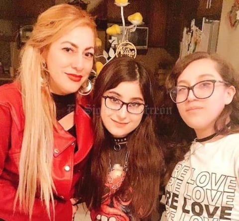 19022021 Yazmín Ávalos con sus seres queridos.