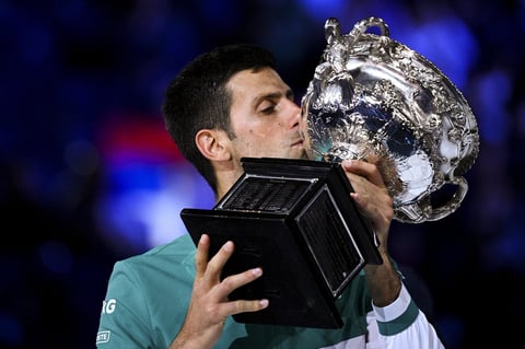 Djokovic vence a Medvedev y gana su noveno Abierto de Australia