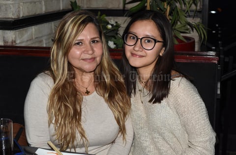 23022021 Claudia Salazar y Valeria Segovia.