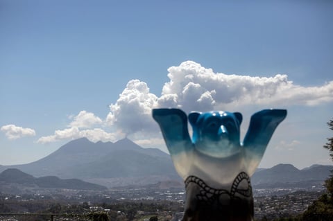 Volcán de Fuego en Guatemala registra al menos 10 erupciones por hora