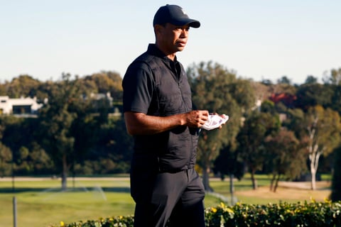 El golfista entró al quirófano por las 'múltiples lesiones' sufridas en sus piernas