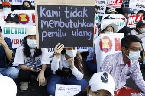 Protestan contra nuevas elecciones en Myanmar