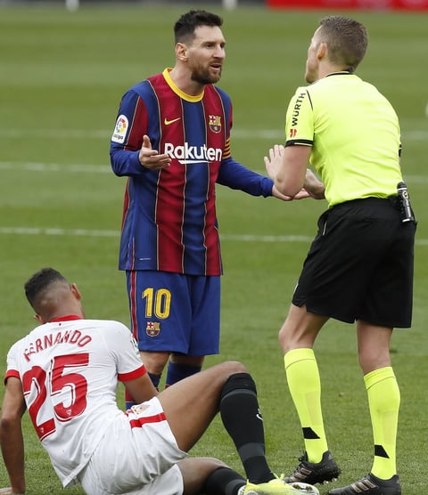 Los goles de Dembélé y otro del argentino Leo Messi les da la victoria ante Sevilla 