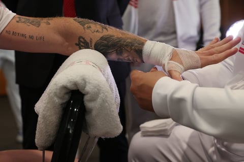 Así se vivió la preparación en vestidores previo a la pelea de 'Canelo'