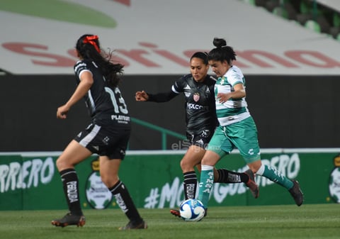 Guerreras del Santos Laguna empatan ante el sotanero Necaxa