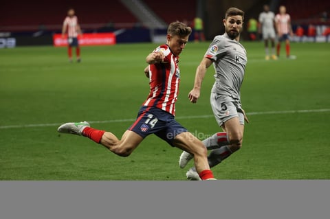 Atlético de Madrid vence como local al Bilbao y aventaja seis puntos
