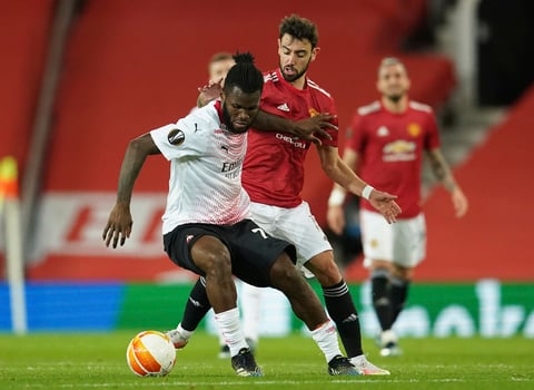 Milan sustrae agónico empate ante Manchester United en octavos de la Europa League