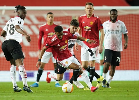 Milan sustrae agónico empate ante Manchester United en octavos de la Europa League