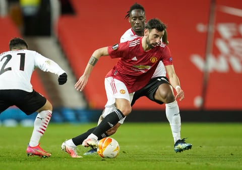 Milan sustrae agónico empate ante Manchester United en octavos de la Europa League