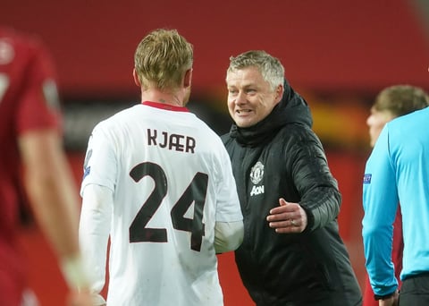 Milan sustrae agónico empate ante Manchester United en octavos de la Europa League
