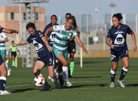 Con goles de Cinthya Peraza y Alexia Villanueva las Guerreras empatan 2-2 ante Pumas en la Liga Femenil