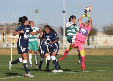 Con goles de Cinthya Peraza y Alexia Villanueva las Guerreras empatan 2-2 ante Pumas en la Liga Femenil