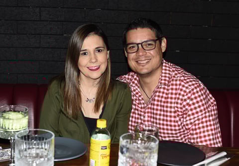 Jaime y Cristy. Gozan fin de semana en un restaurante, bajo la premisa de "cocina expuesta"