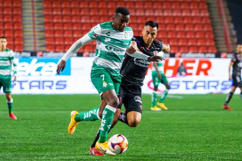 Santos vence a Xolos como visitante con gol de Félix Torres