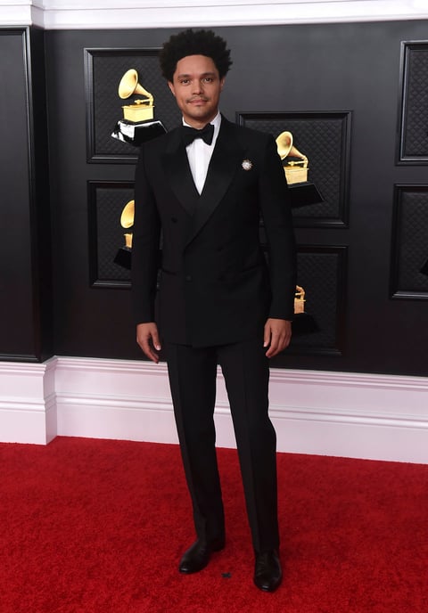 Así brillan las estrellas de la música en la alfombra roja de los Grammy 2021
