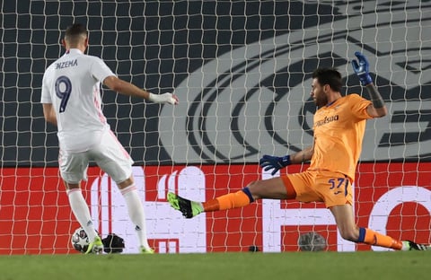 Vencen (3-1, 4-1 en el global) al Atalanta 
