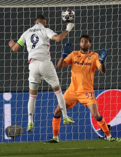 Vencen (3-1, 4-1 en el global) al Atalanta 