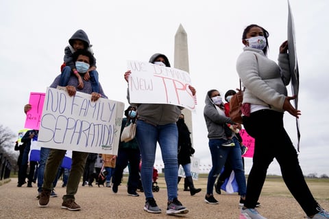 Hondureños piden a Biden un nuevo Estatus de Protección Temporal en manifestación