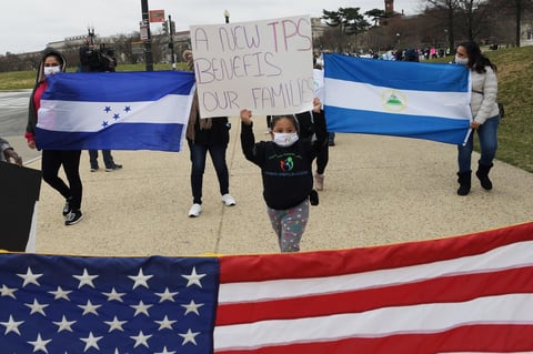Hondureños piden a Biden un nuevo Estatus de Protección Temporal en manifestación