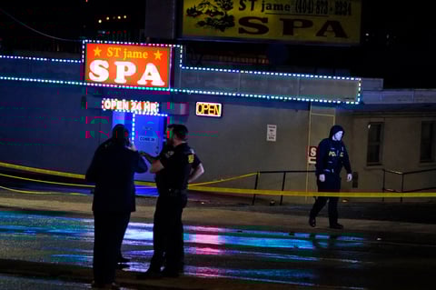 Mueren al menos ocho personas en tiroteos en salas de masajes de Atlanta