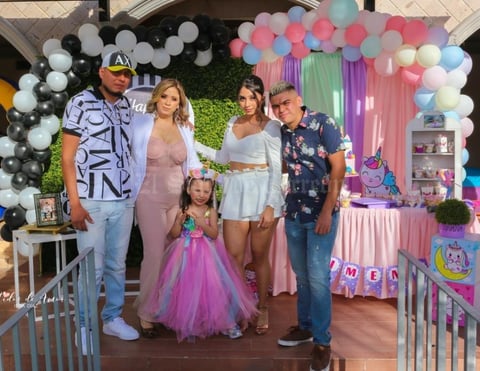 19032021 Papás y hermanos festejaron el cumpleaños de Ximena y Bryant Torres López.