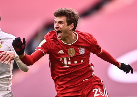 El Bayern jugó con 10 hombres desde el minuto 11 por la expulsión de Alphonso Davies