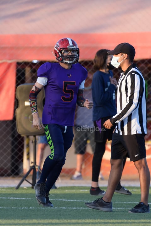 Fue durante la noche del pasado sábado, que los equipos Auténticos Bulls del Club Campestre San Isidro y Osos Grises saltaron al emparrillado del campo 7 en la Unidad Deportiva Torreón, para disputar la edición 2021 del Tazón Fuerza Por México, como se denominó a este evento que cristalizó el anhelo de numerosos deportistas, por volver a jugar el deporte que les apasiona.