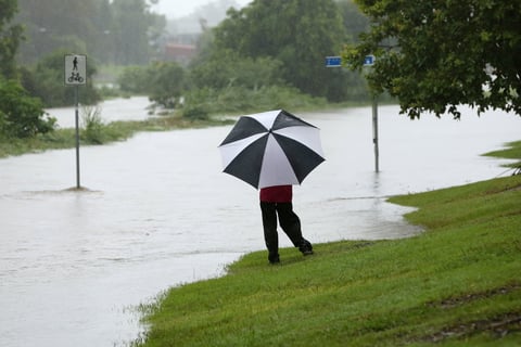 Despliega Australia al Ejército por inundaciones en el este