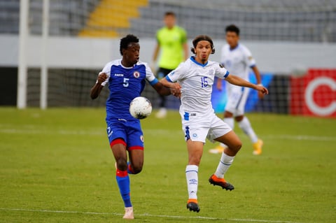 Joshua Pérez anota doblete para el triunfo de El Salvador sobre Haití