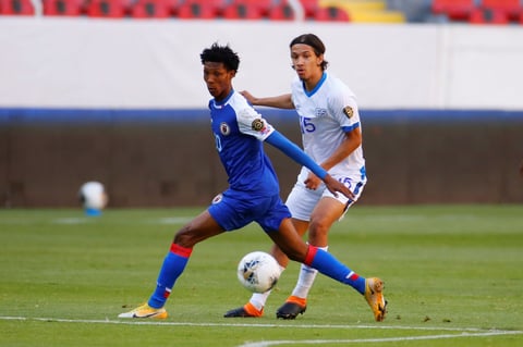 Joshua Pérez anota doblete para el triunfo de El Salvador sobre Haití