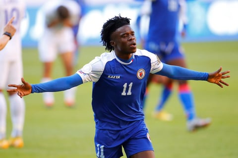 Joshua Pérez anota doblete para el triunfo de El Salvador sobre Haití