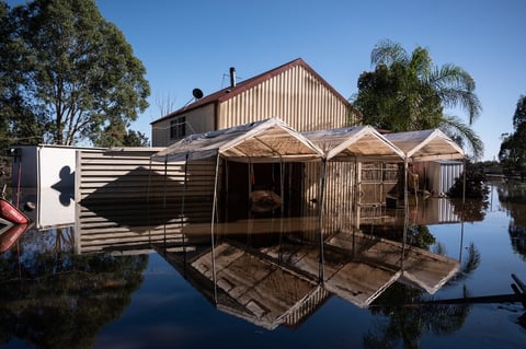 Inundaciones en Australia dejan dos muertos