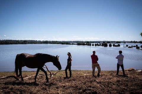 Inundaciones en Australia dejan dos muertos