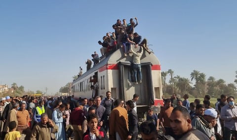 Tragedia en Egipto tras colisión de dos trenes