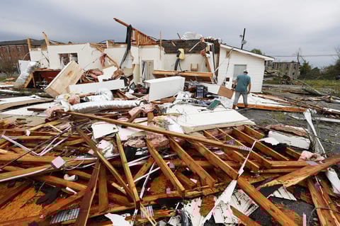 Tornados azotan Alabama; Hay 5 muertos y varios heridos