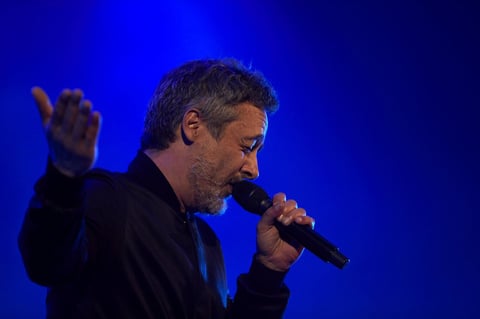 Love of Lesbian celebra el primer concierto masivo y sin sana distancia en Barcelona