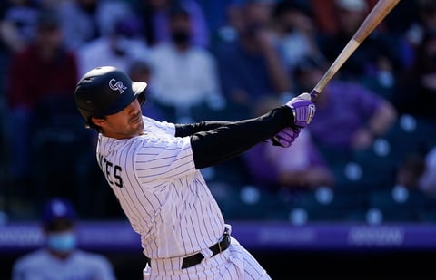 Rockies aprovechan jonrón anulado y vencen a Dodgers