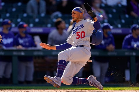 Rockies aprovechan jonrón anulado y vencen a Dodgers