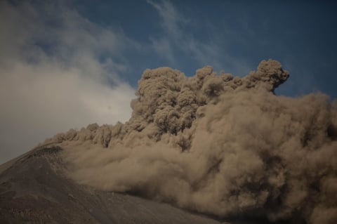 Mantiene actividad volcán Pocayá en Guatemala