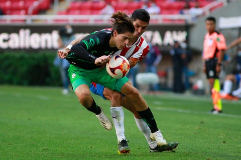 Santos Laguna empata ante Chivas en el Akron