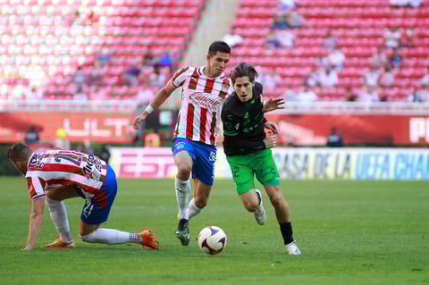 Santos Laguna empata ante Chivas en el Akron