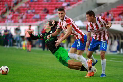 Santos Laguna empata ante Chivas en el Akron