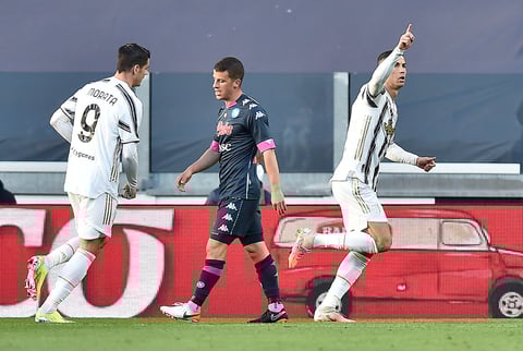 Cristiano y Dybala hunden al Nápoles en victoria de Serie A