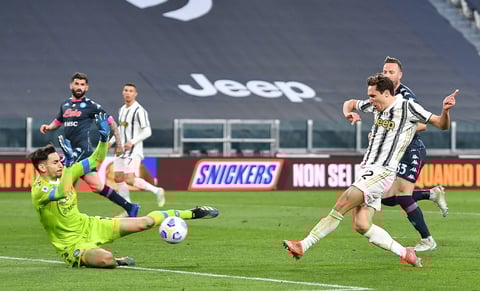 Cristiano y Dybala hunden al Nápoles en victoria de Serie A